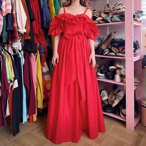 Vintage TD4 Southern Bell Debutant Off Shoulder Ruffle Ballgown